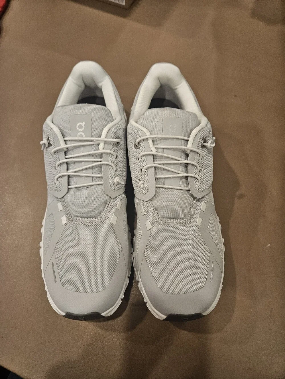 On Clouds Womens Size 10 Glacier/white